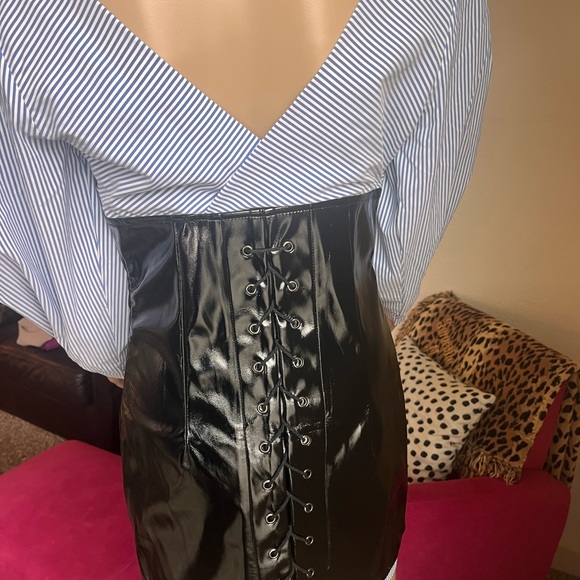 Pleather corset tie back mini dress 🏴‍☠️ 🔵⚪️Side zipper shown open in photo - Picture 8 of 8
